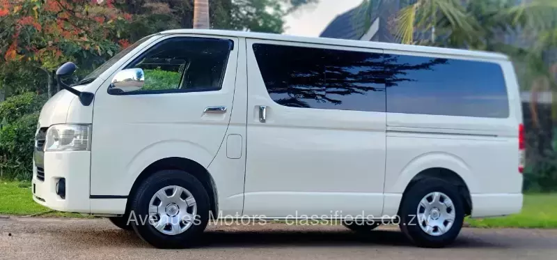 Toyota Hiace 2015