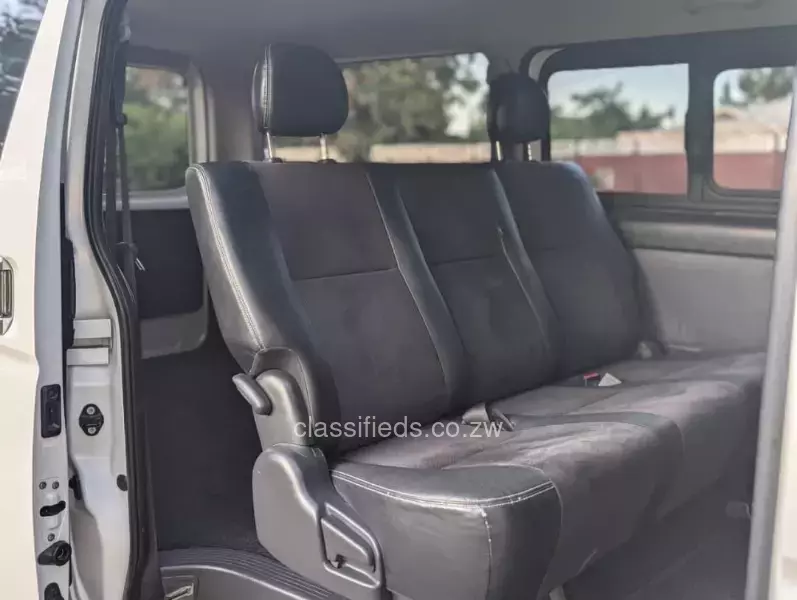 Toyota Hiace 2016