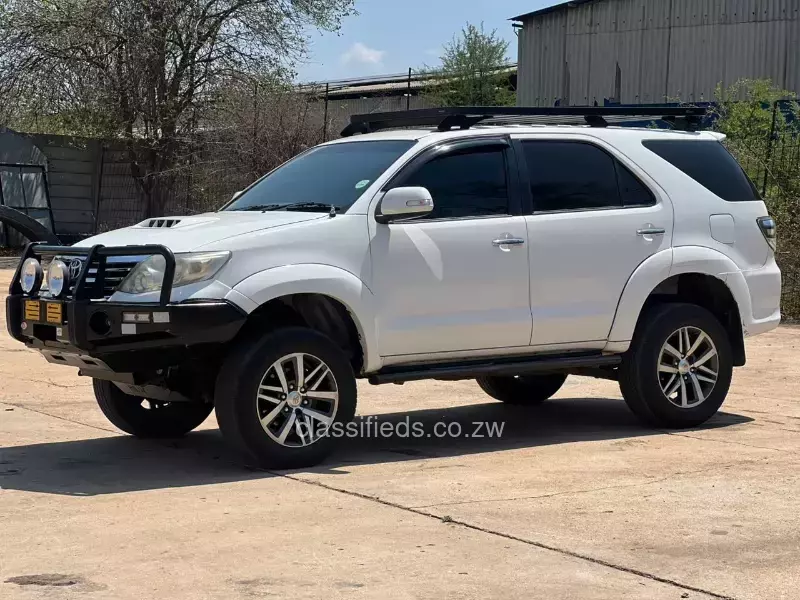 Toyota Fortuner 2014