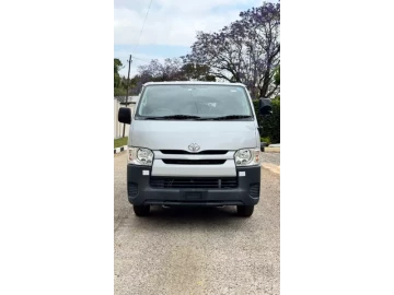 Toyota Hiace 2015