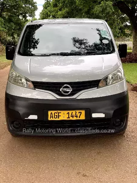 Nissan NV200 2014