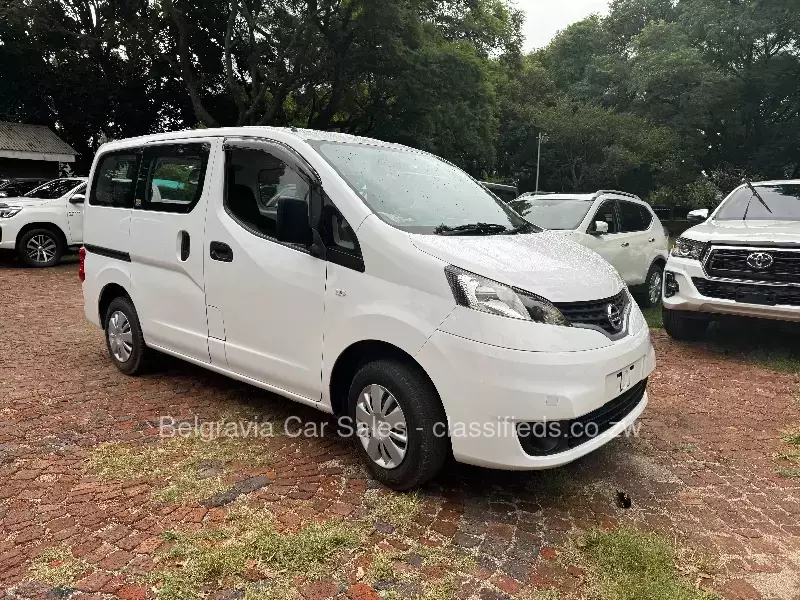 Nissan NV200 2016