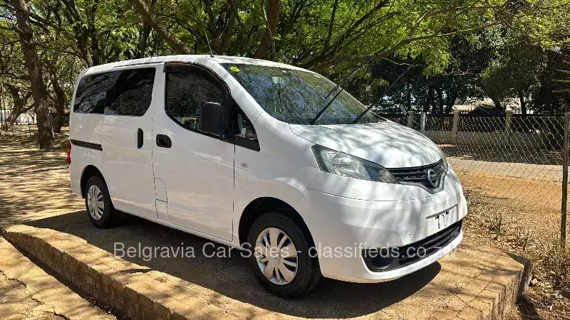 Nissan NV200 2015