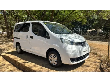 Nissan NV200 2015