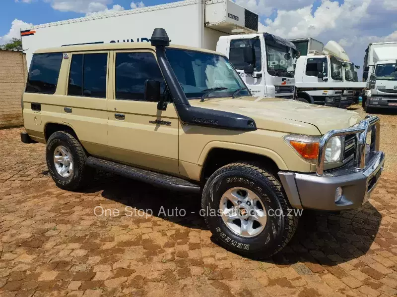 Toyota Land Cruiser 2011