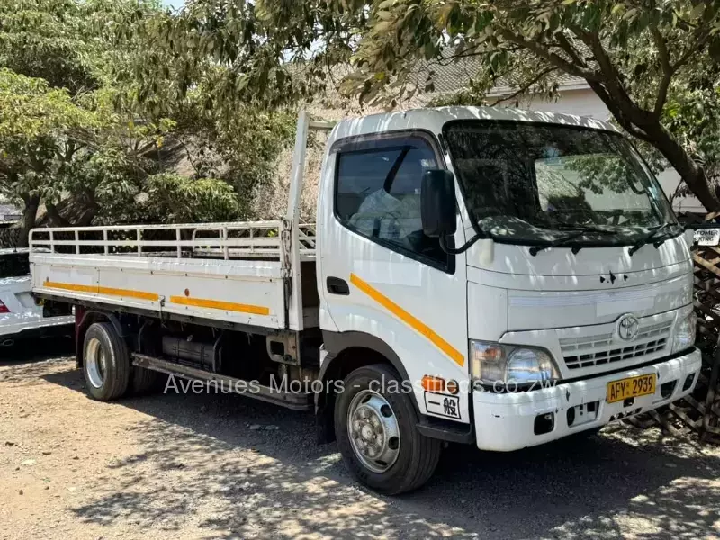 Toyota Dyna 2011