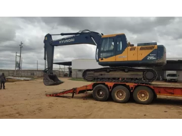 Hyundai Excavator ????120 k 22 tonne With only 2200 hours Still new Harare