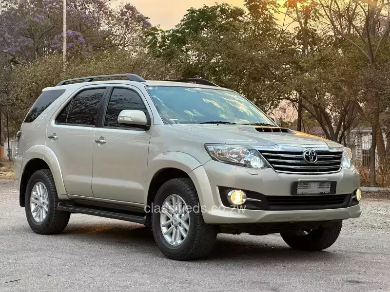 Toyota Fortuner 2015