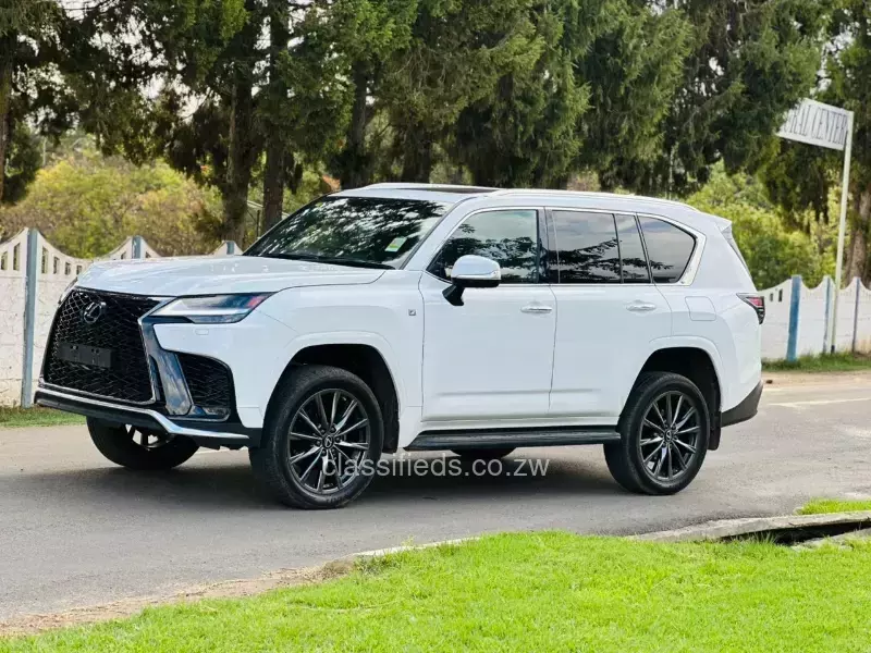 Lexus LX 2023