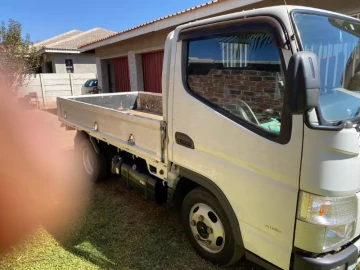 Mitsubishi Canter 2015