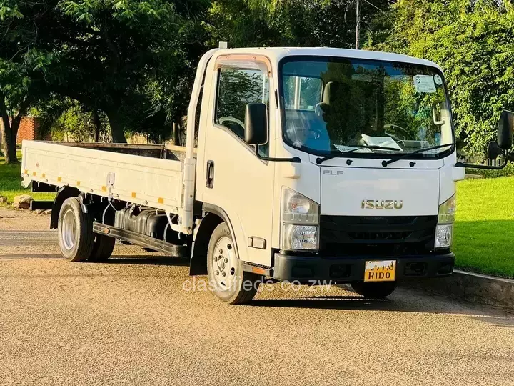 Isuzu Elf 2016