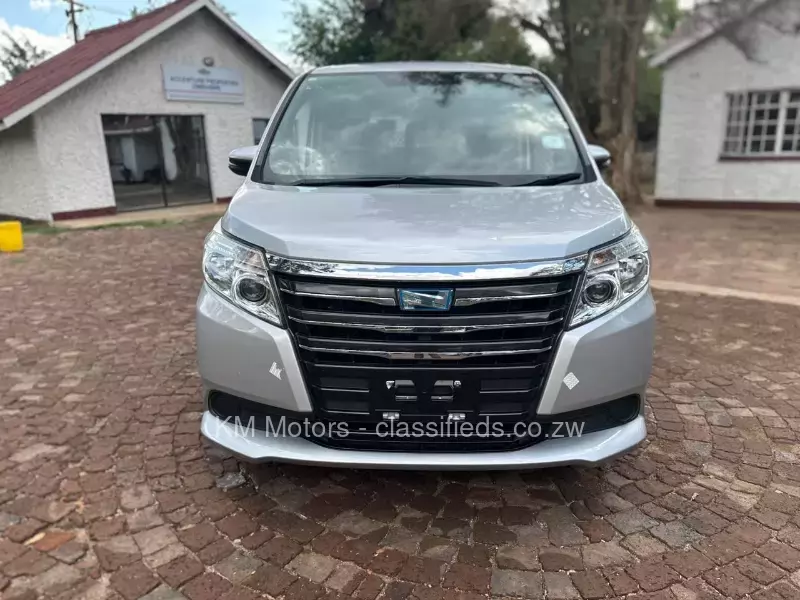 Toyota Noah 2016