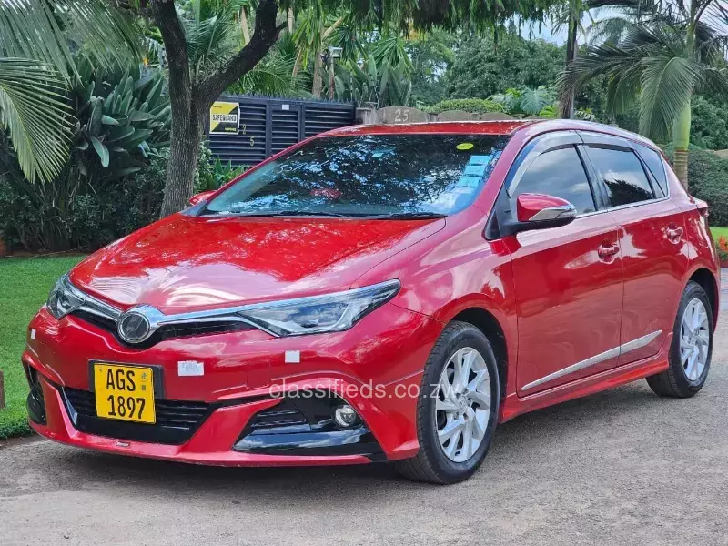 Toyota Auris 2015