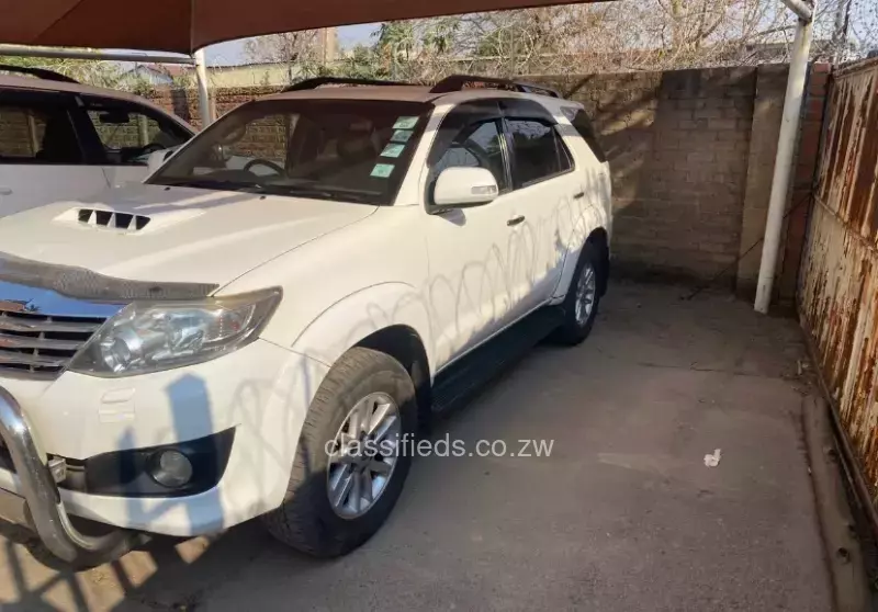 Toyota Fortuner 2014