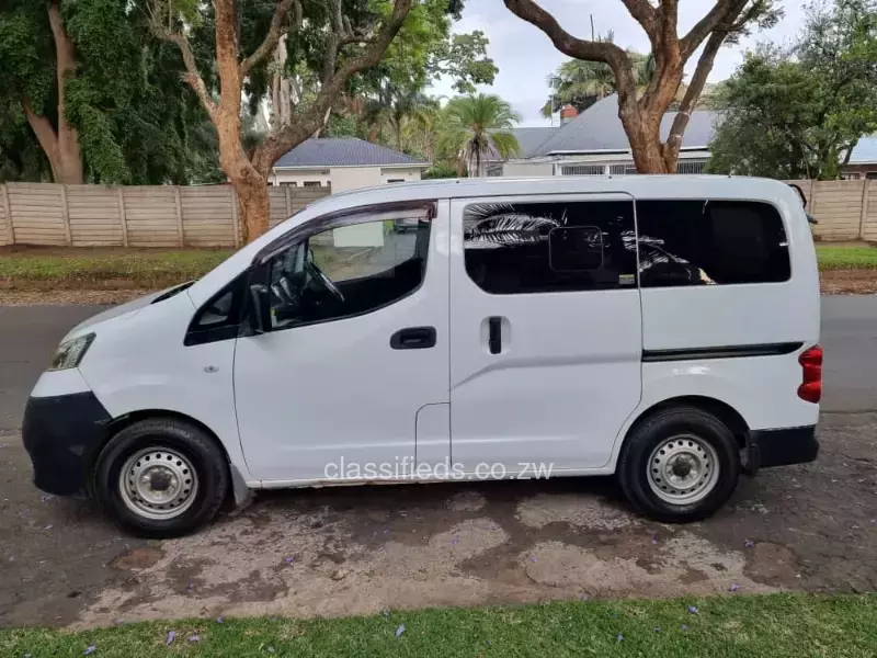 Nissan NV200 2012