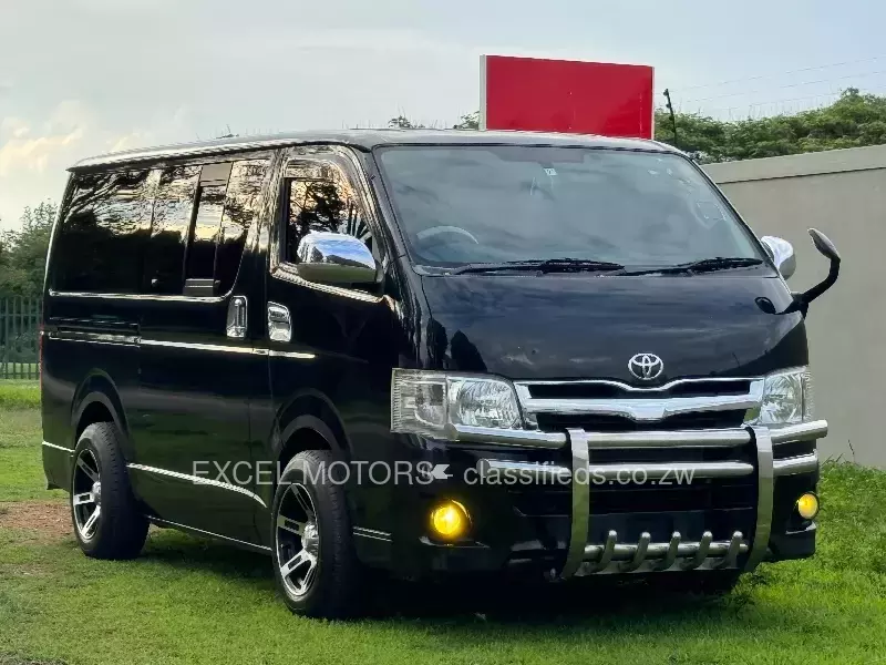 Toyota Hiace 2015