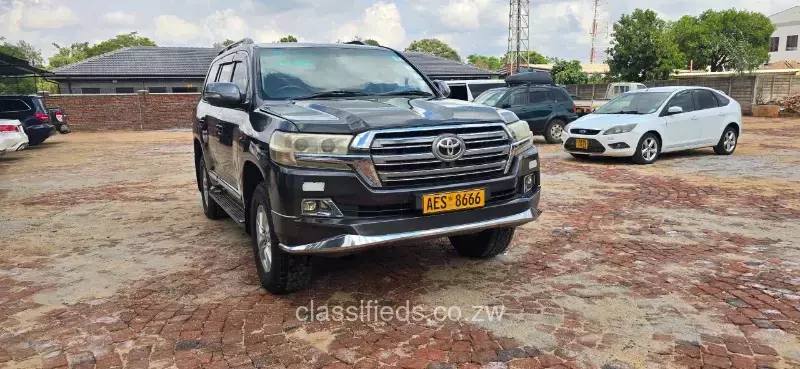 Toyota Land Cruiser 2013