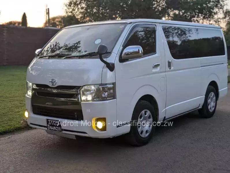 Toyota Regius 2016