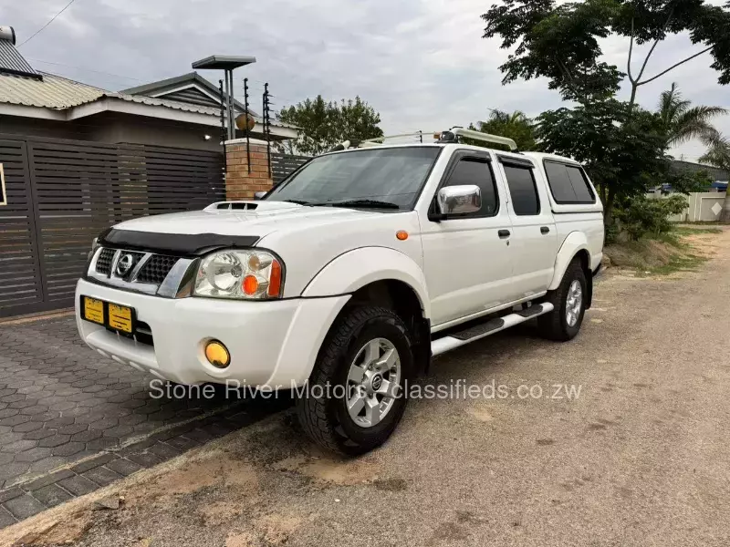 Nissan NP300 2015