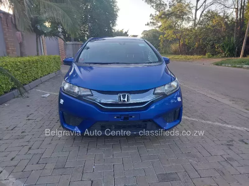 Honda Fit hybrid 2015