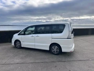 7 Seater Nissan Serena