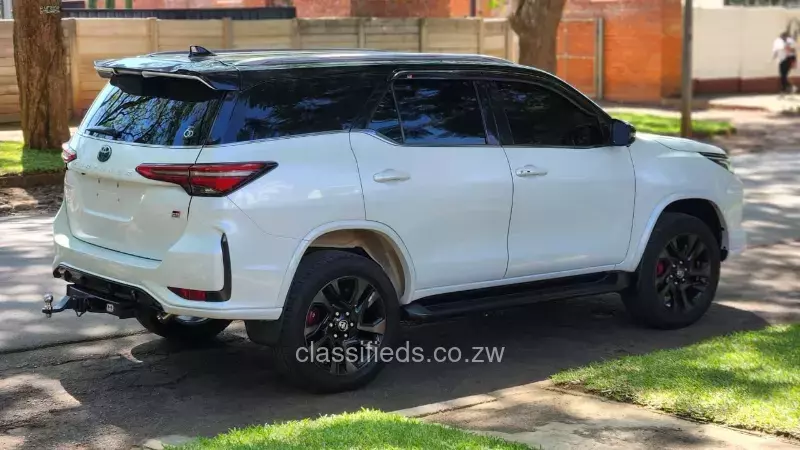 Toyota Fortuner 2024