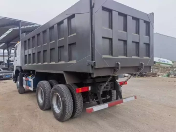 Sinotruk howo 400HP 2024