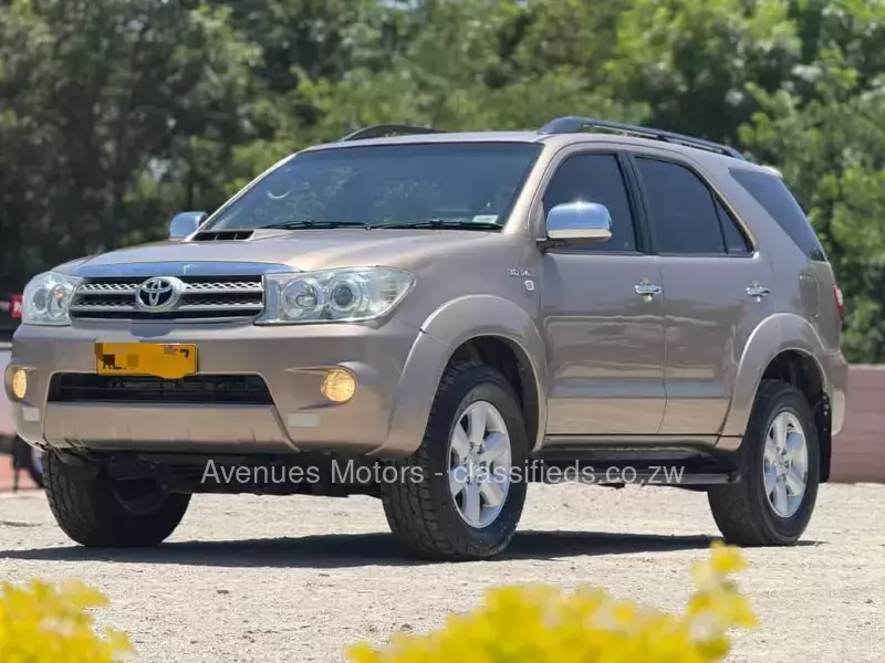 Toyota Fortuner 2010