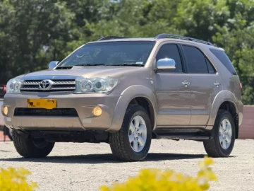 Toyota Fortuner 2010