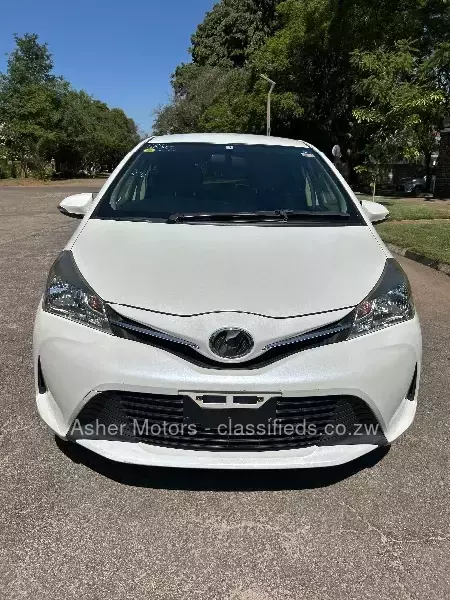 Toyota Vitz 2015