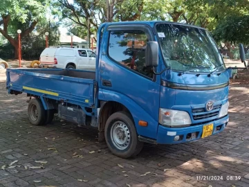 Toyota Dyna 2015