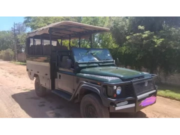 Land Rover Defender 2005