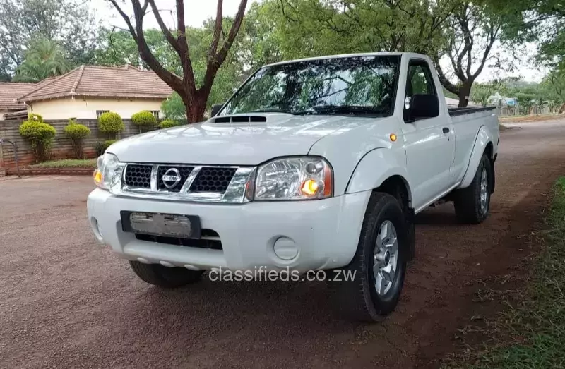 Nissan NP300 2015