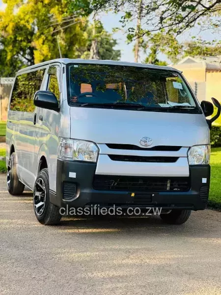 Toyota Hiace 2016