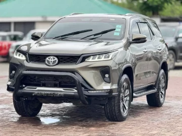 Toyota Fortuner 2024