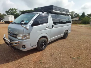 Toyota Hiace 2012