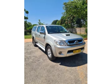 Double Cabs: Toyota Hilux D4D, Isuzu D-max