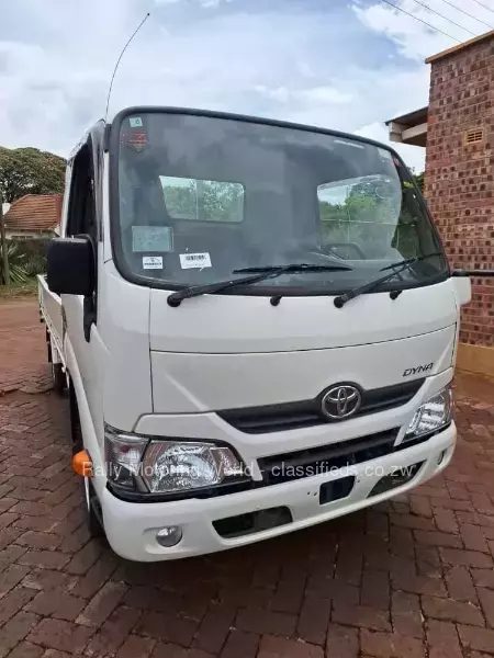 Toyota Dyna 2016