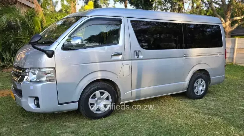 Toyota Hiace 2017