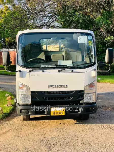 Isuzu Elf 2016