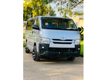 Toyota Hiace 2016