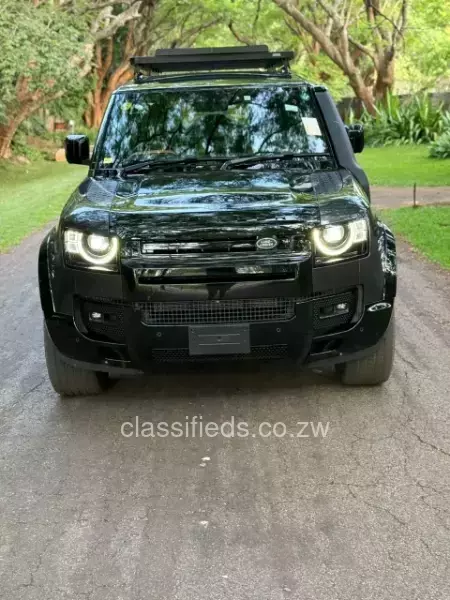 Land Rover Defender 2024