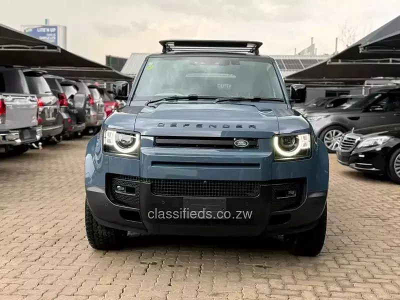 Land Rover Defender 2023