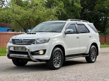 Toyota Fortuner 2015