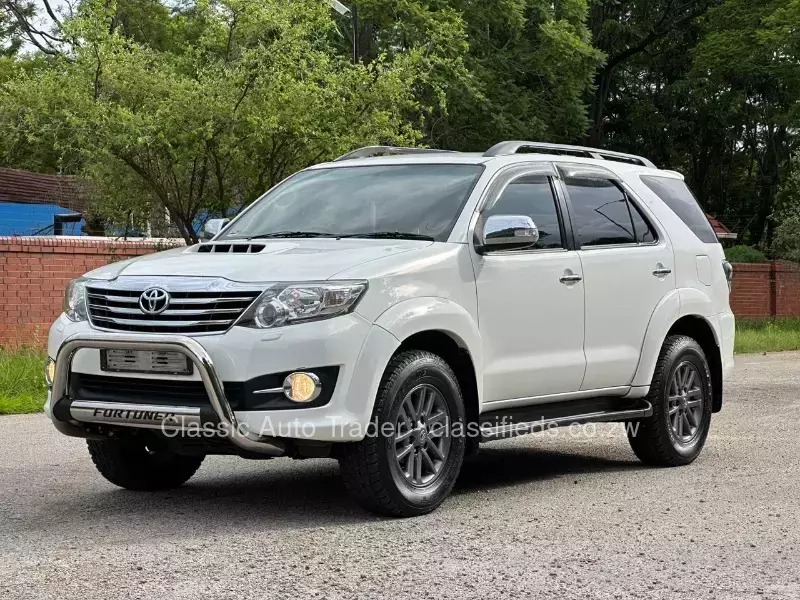 Toyota Fortuner 2015