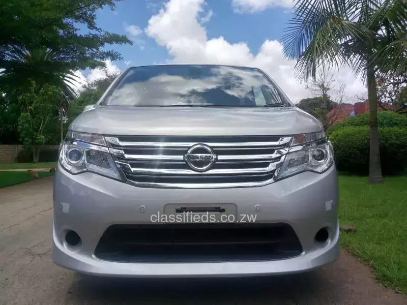 Nissan Serena 2015