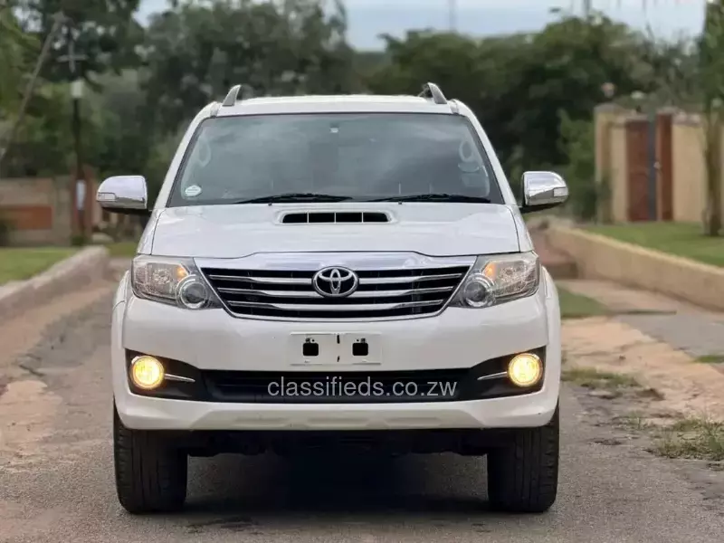 Toyota Fortuner 2015