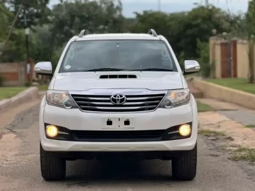 Toyota Fortuner 2015