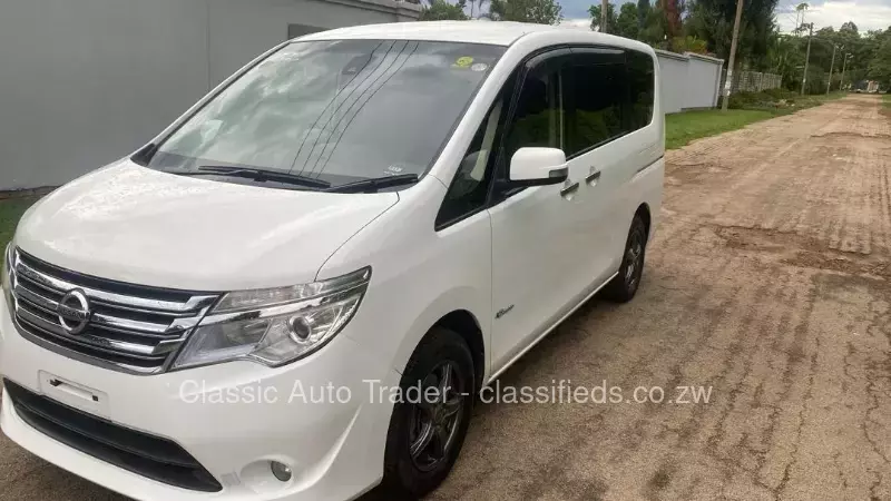 Nissan Serena 2015