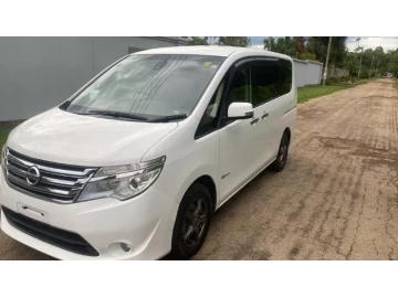 Nissan Serena 2015